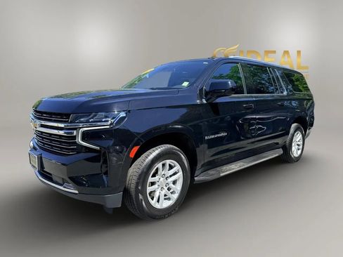 Used 2021 Chevrolet Suburban LT AWD/4WD image 3