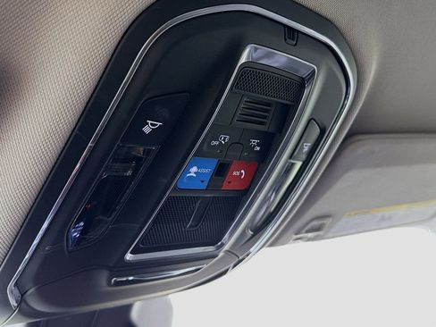 Used 2023 Jeep Grand Cherokee Laredo image 37