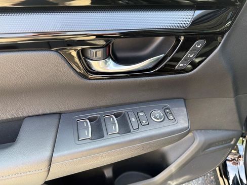 Used 2025 Honda CR-V EX-L image 10