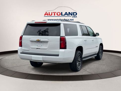 Used 2018 Chevrolet Suburban LT w/ Luxury Package AWD/4WD image 4