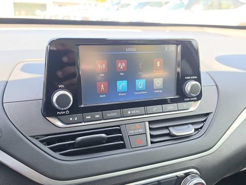 Used 2024 Nissan Altima 2.5 S FWD image 22