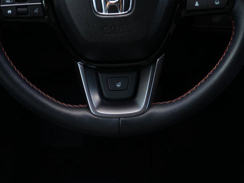 Used 2025 Honda Pilot TrailSport image 26