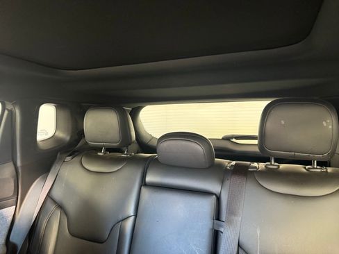 Used 2023 Jeep Compass Latitude w/ Sun and Sound Group image 5