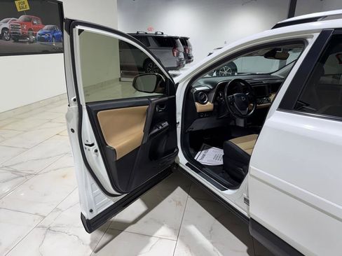 Used 2017 Toyota RAV4 XLE image 19