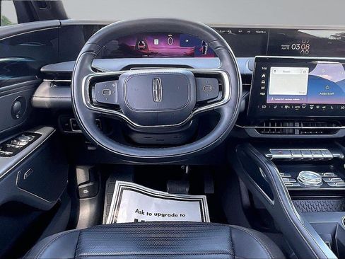 Used 2024 Lincoln Nautilus Reserve w/ Equipment Group 202A AWD/4WD image 7