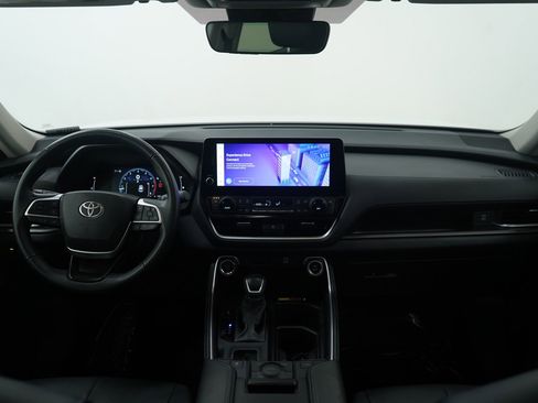 Used 2025 Toyota Grand Highlander AWD image 13