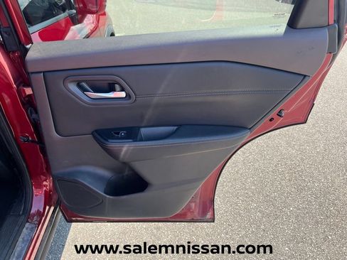 Used 2023 Nissan Rogue SL AWD/4WD image 24