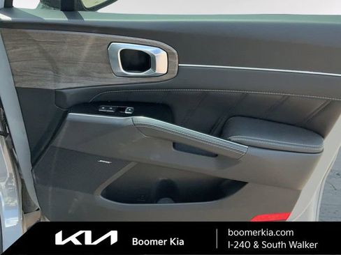 Certified 2023 Kia Sorento SX Prestige AWD/4WD image 10