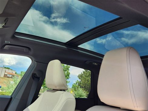 Used 2025 BMW X1 xDrive28i w/ Premium Package image 18