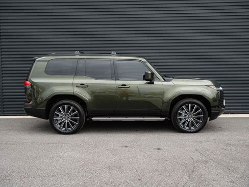 Used 2026 Lexus GX 550 w/ Accessory Package (ZB) AWD/4WD image 25