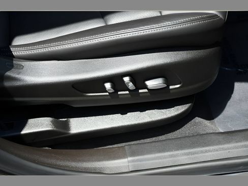 Certified 2023 Cadillac XT6 Premium Luxury w/ Technology Package FWD image 33