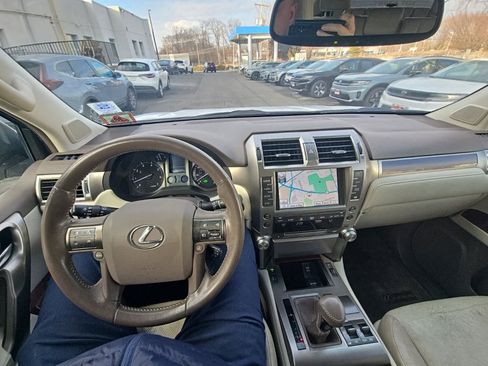 Used 2012 Lexus GX 460 image 20