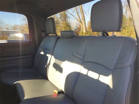 Used 2024 RAM 2500 Tradesman w/ Chrome Appearance Group image 10