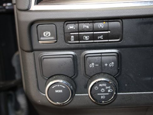 Used 2025 Chevrolet Tahoe Premier RWD image 42