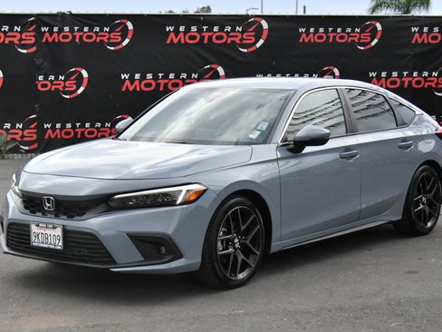 Used 2024 Honda Civic Sport Touring image 3