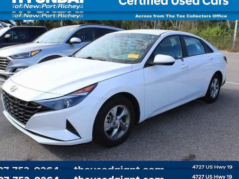 Used 2021 Hyundai Elantra SE w/ Cargo Package image 1