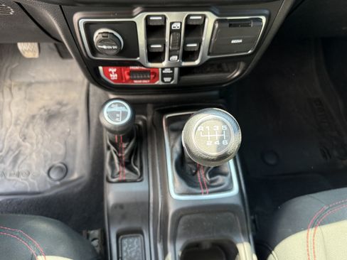 Used 2020 Jeep Gladiator Rubicon AWD/4WD image 29