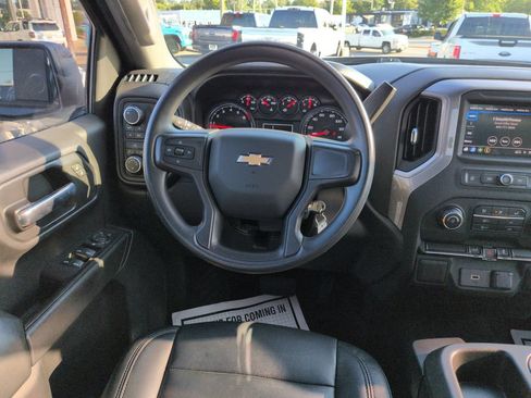 Used 2020 Chevrolet Silverado 1500 Custom w/ Custom Value Package AWD/4WD image 13
