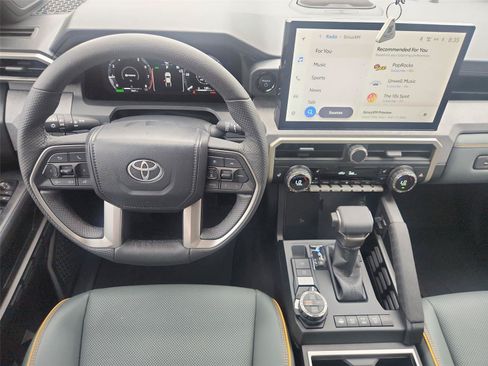 Used 2025 Toyota Tacoma 4x4 Double Cab Hybrid image 11