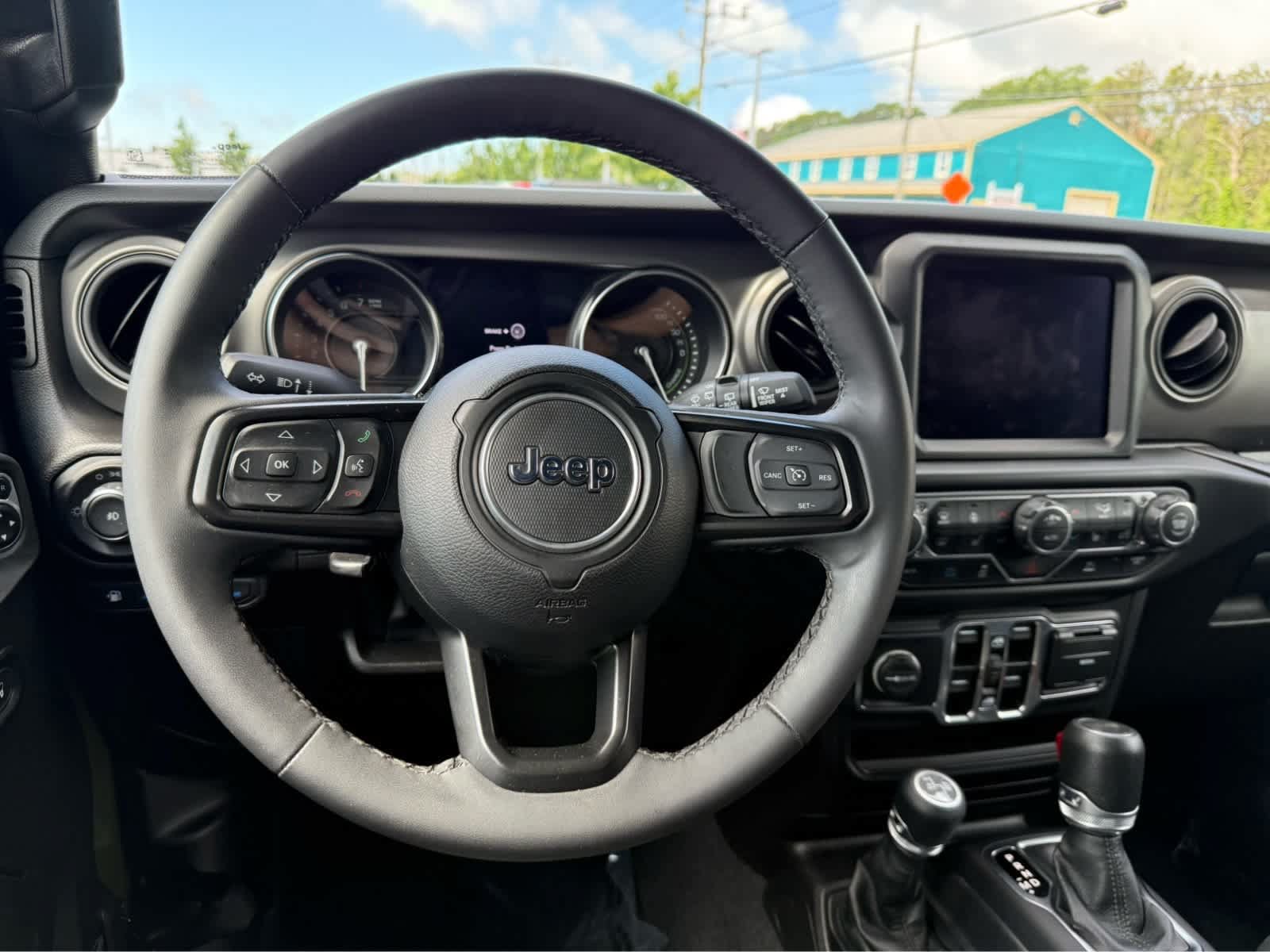 Used 2023 Jeep Wrangler Unlimited w/ Sun & Screen Package AWD/4WD image 20