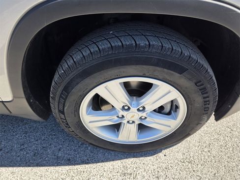 Used 2018 Chevrolet Trax LS image 17