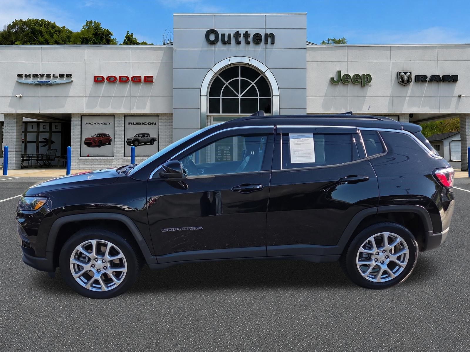 Certified 2024 Jeep Compass Latitude AWD/4WD image 7