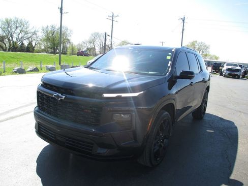 Used 2024 Chevrolet Traverse RS w/ LPO, Floor Liner Package FWD image 12