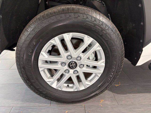 Used 2024 Toyota Tundra SR5 AWD/4WD image 22
