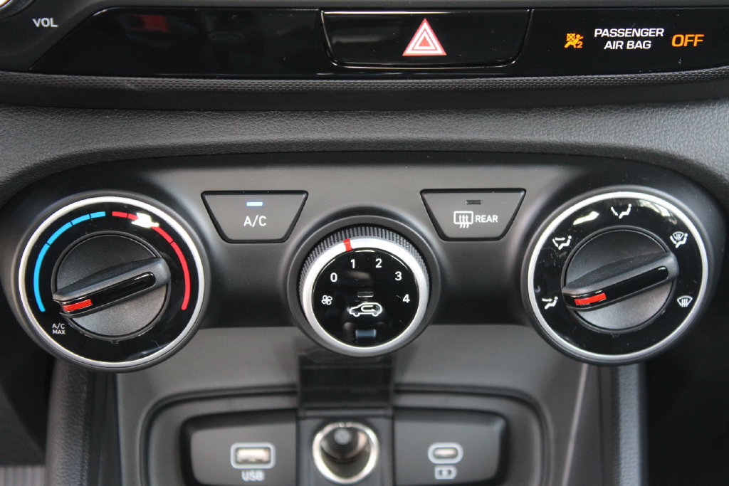 New 2026 Hyundai Venue SE FWD image 21