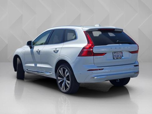 Certified 2023 Volvo XC60 T8 Plus AWD/4WD image 6