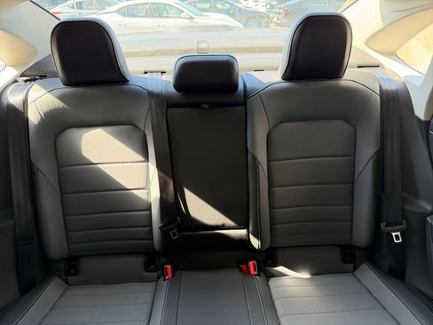 Used 2025 Volkswagen Jetta SE image 37