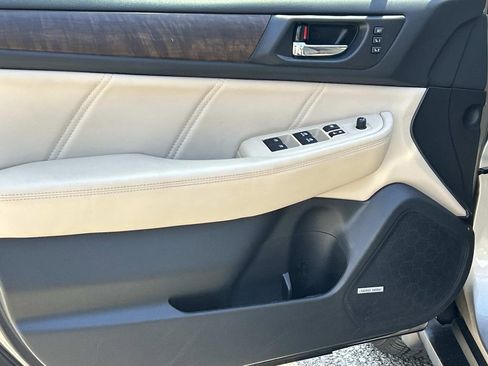 Used 2018 Subaru Outback 2.5i Limited AWD/4WD image 19