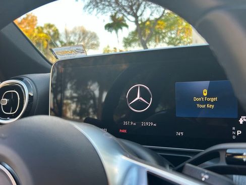 Used 2025 Mercedes-Benz C 300 Sedan image 20
