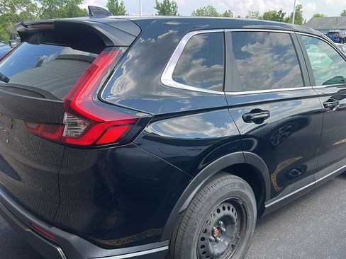 Used 2024 Honda CR-V LX image 6