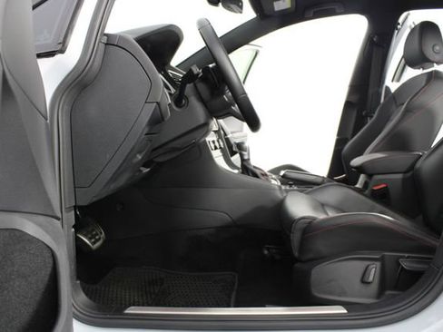 Used 2021 Volkswagen GTI SE image 17