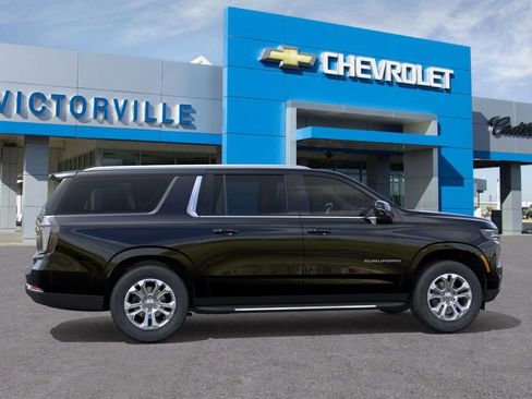 New 2026 Chevrolet Suburban LT image 5