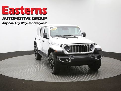 Used 2025 Jeep Wrangler Unlimited Sahara AWD/4WD image 51