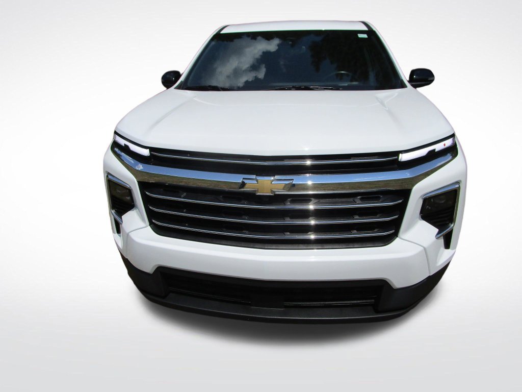 Used 2025 Chevrolet Traverse LT FWD image 5