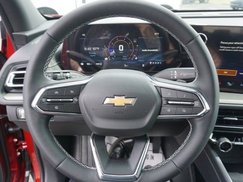 New 2025 Chevrolet Traverse LT w/ Driver Confidence Package AWD/4WD image 16