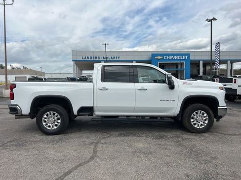 Used 2024 Chevrolet Silverado 2500 LTZ w/ LTZ Plus Package image 2