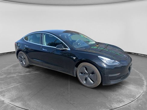 Used 2020 Tesla Model 3 Standard Range RWD image 4