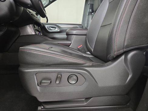 Used 2022 Chevrolet Tahoe RST w/ Luxury Package AWD/4WD image 31