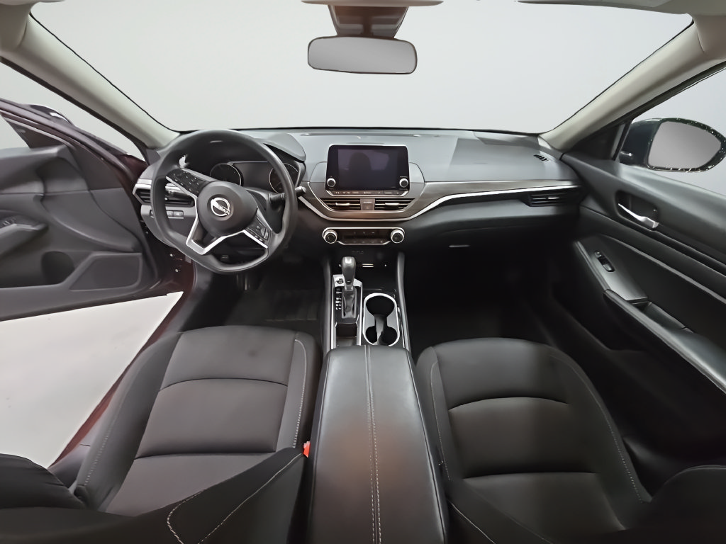 Used 2024 Nissan Altima 2.5 SV FWD image 29