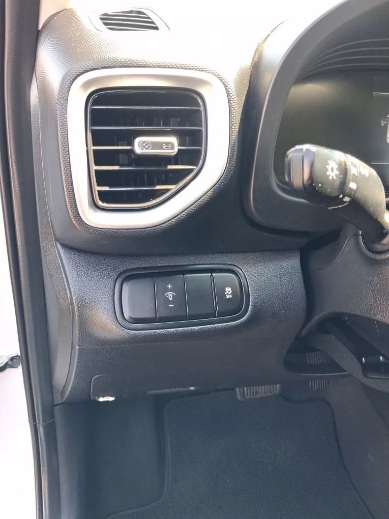 Used 2026 Hyundai Venue SE FWD image 20