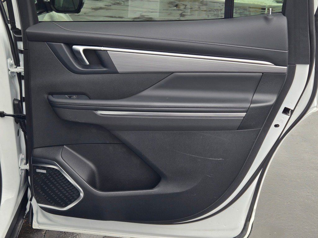 Certified 2025 Buick Enclave Preferred FWD image 10
