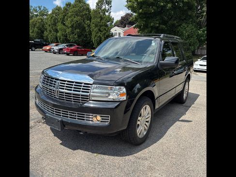 Used 2013 Lincoln Navigator 4WD image 1