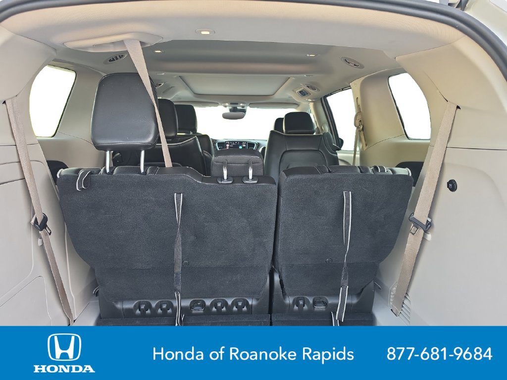 Used 2023 Chrysler Pacifica Limited FWD image 19