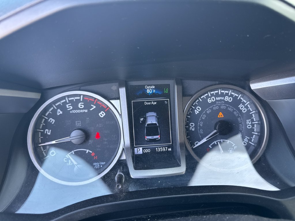 Used 2023 Toyota Tacoma SR5 AWD/4WD image 22