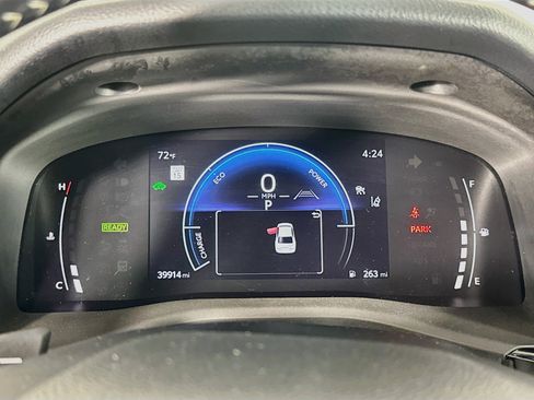 Used 2025 Toyota Camry SE FWD image 19