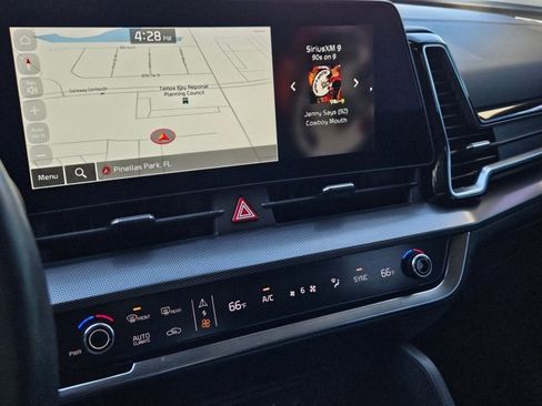 Used 2024 Kia Sportage SX image 8